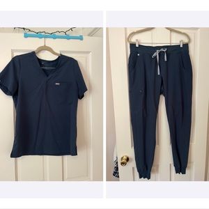 Dark Harbor Figs Scrub Set